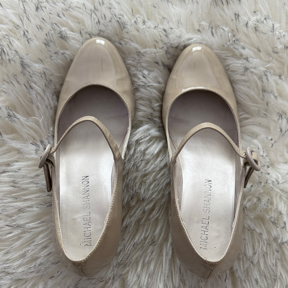 Michael Shannon Women's Taupe Mary Jane Shoes